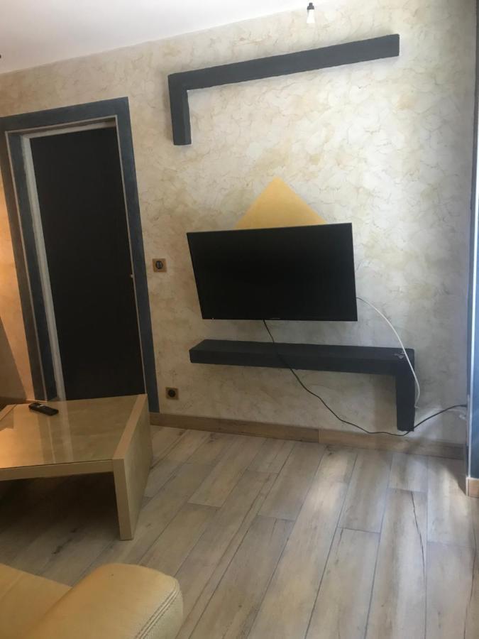 F3 Bord De Loire Complet Appartamento Decize Esterno foto